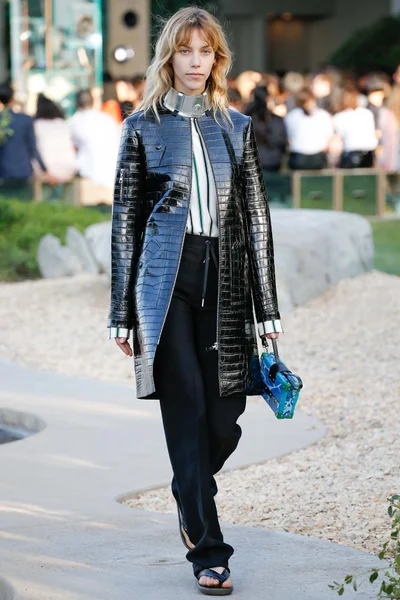 Look 35